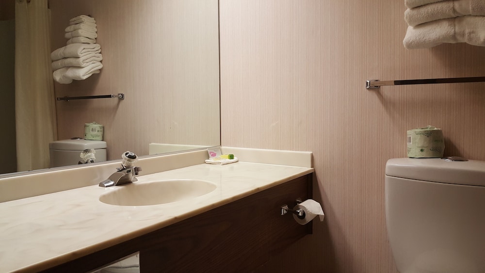 Americas Best Value Inn Chippewa Falls 33/34