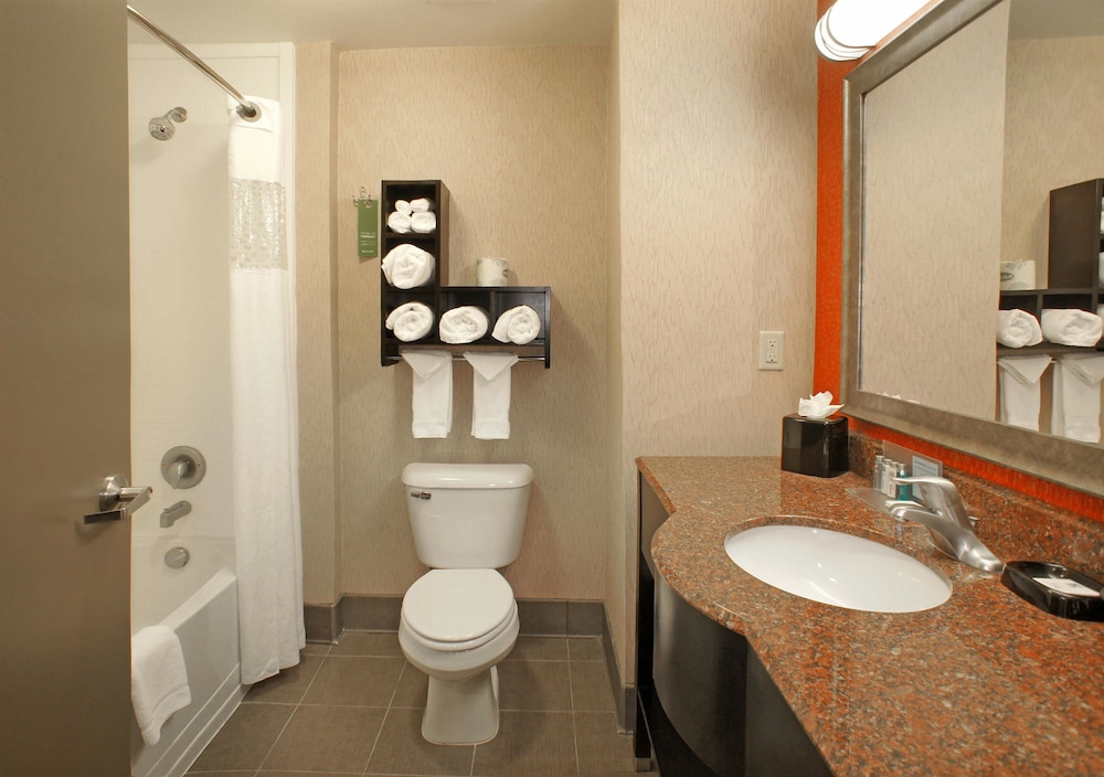Hampton Inn & Suites Richmond/Glenside 11/37