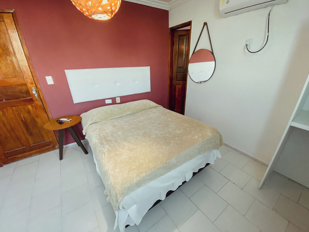 HOTEL 5 SOIS 18/50