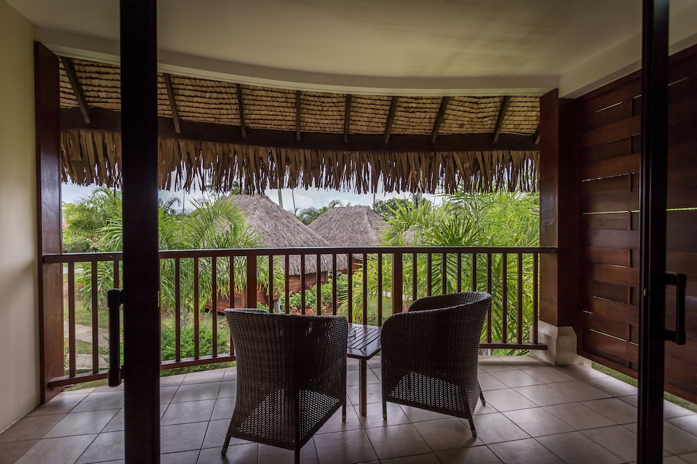 Lobby at Manava Beach Resort And Spa Moorea, MOOREA