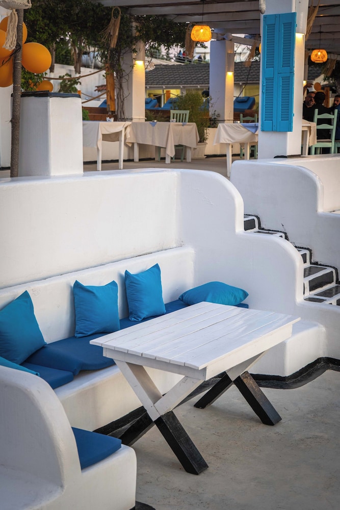 Hotel Saranda 65/79