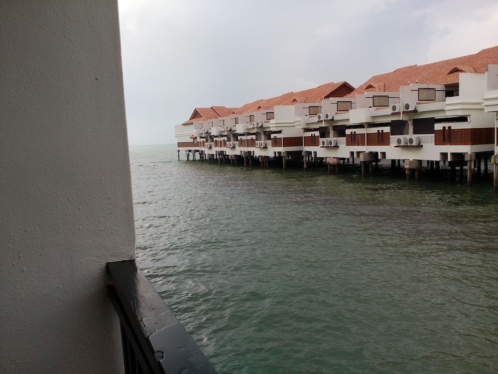 Wonderland Private Chalet at Port Dickson 36/48