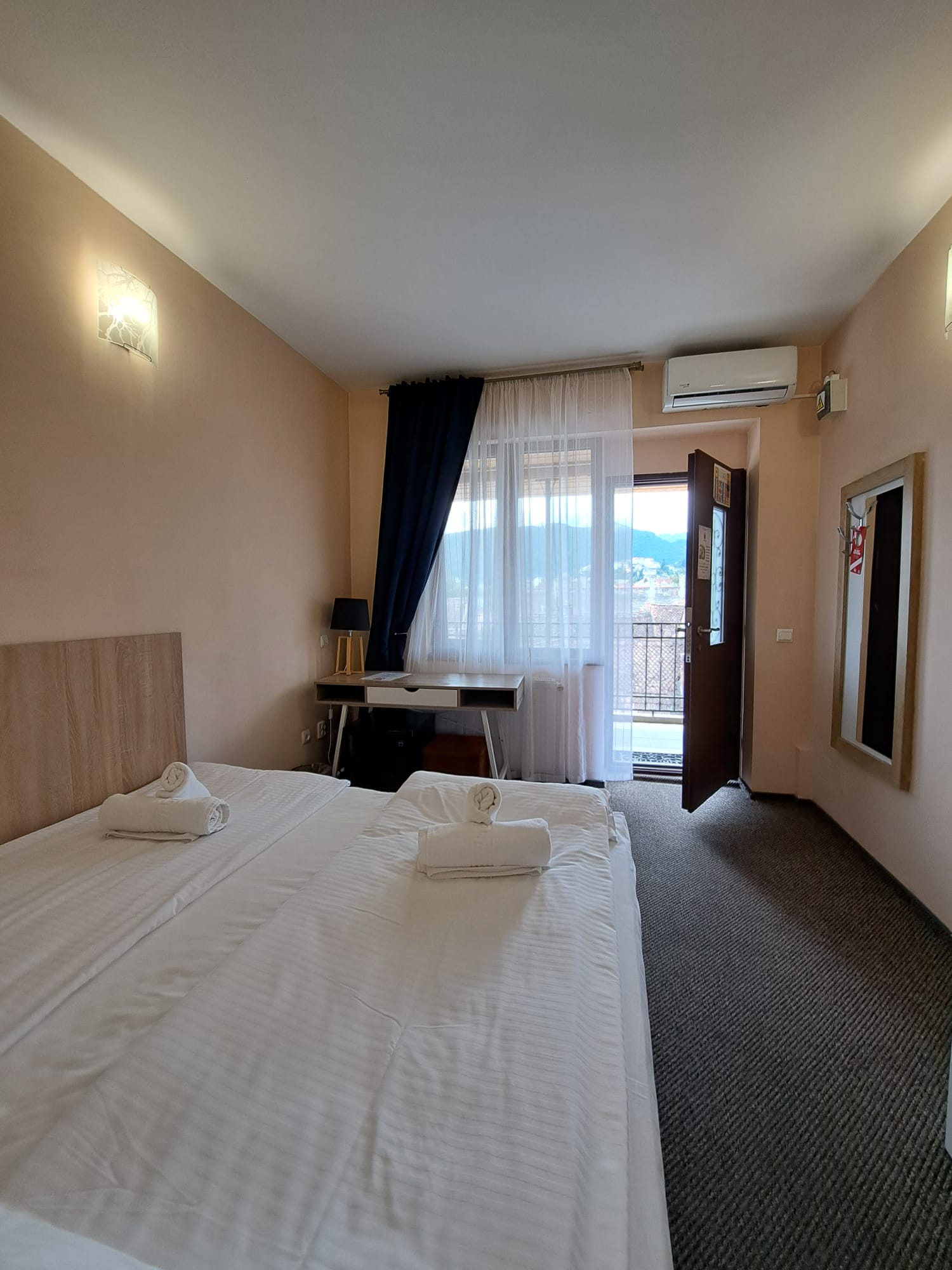 Long Street Hotel 5/50