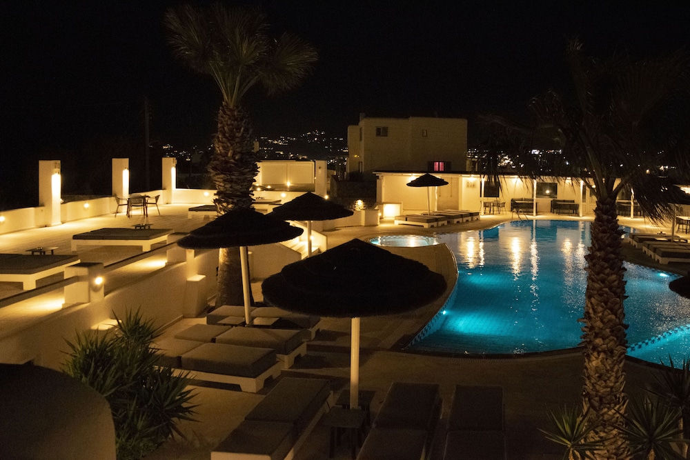 Giannoulaki Hotel 46/54
