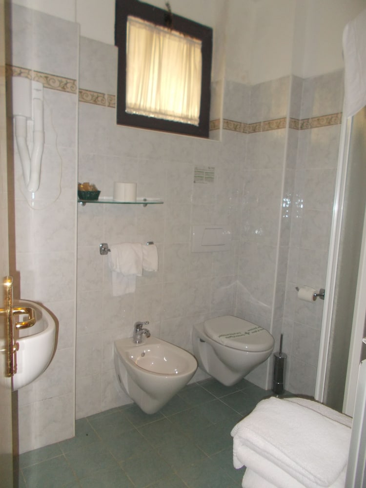 Hotel Nedy 45/47