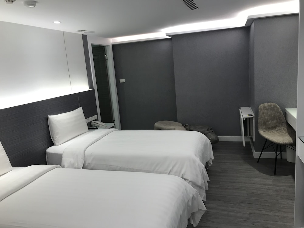 Golden Garden Hotel 24/51