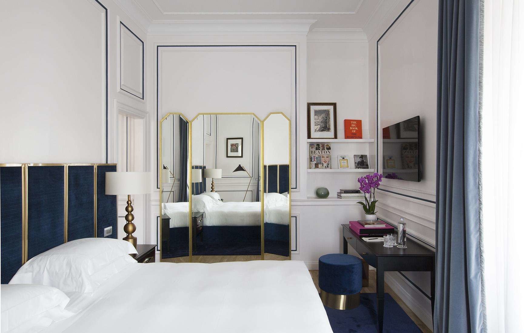 ROYAL, SUITE, KING BED