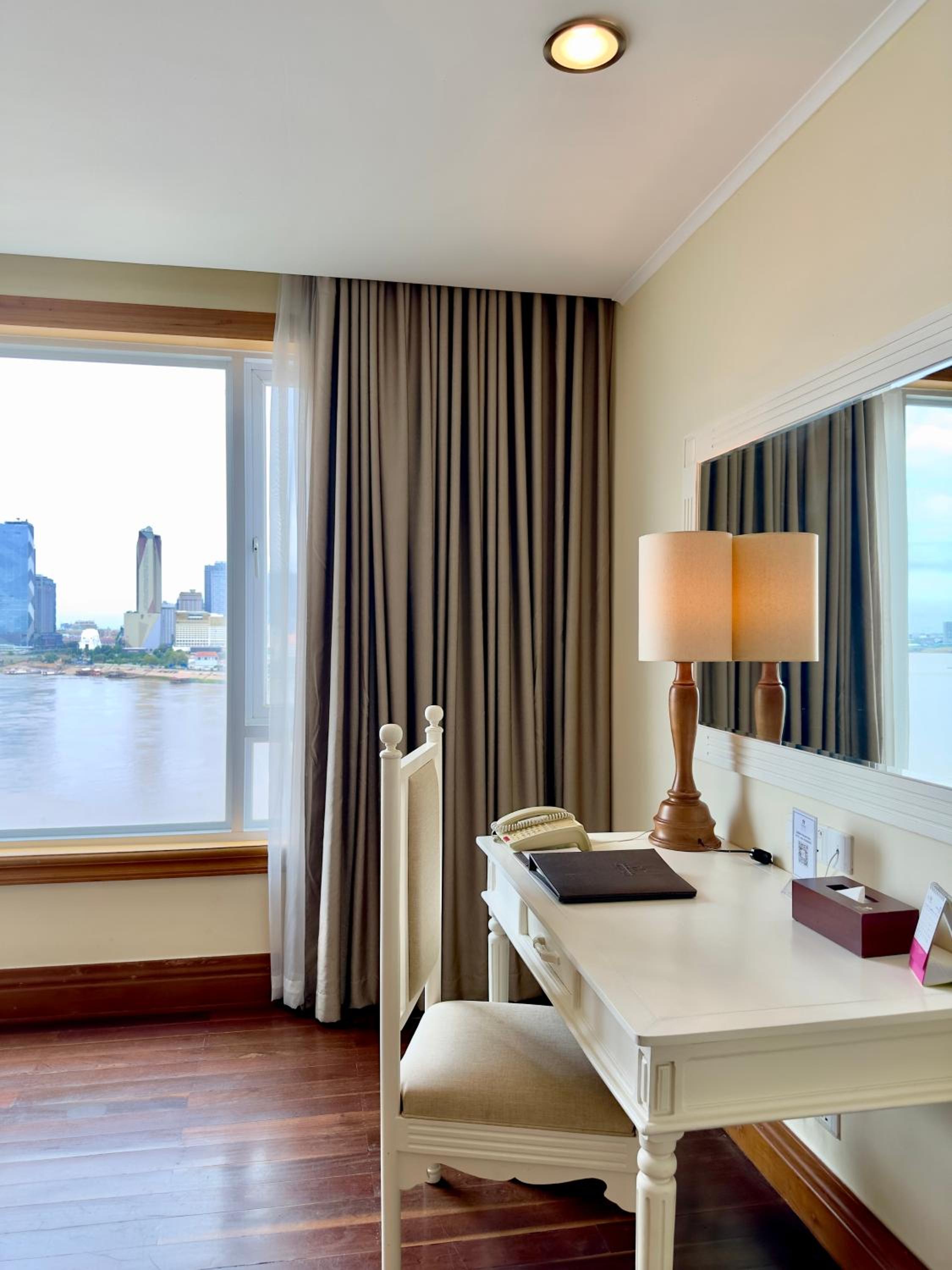 Tower, Suite، Sokha Phnom Penh Hotel 8/10