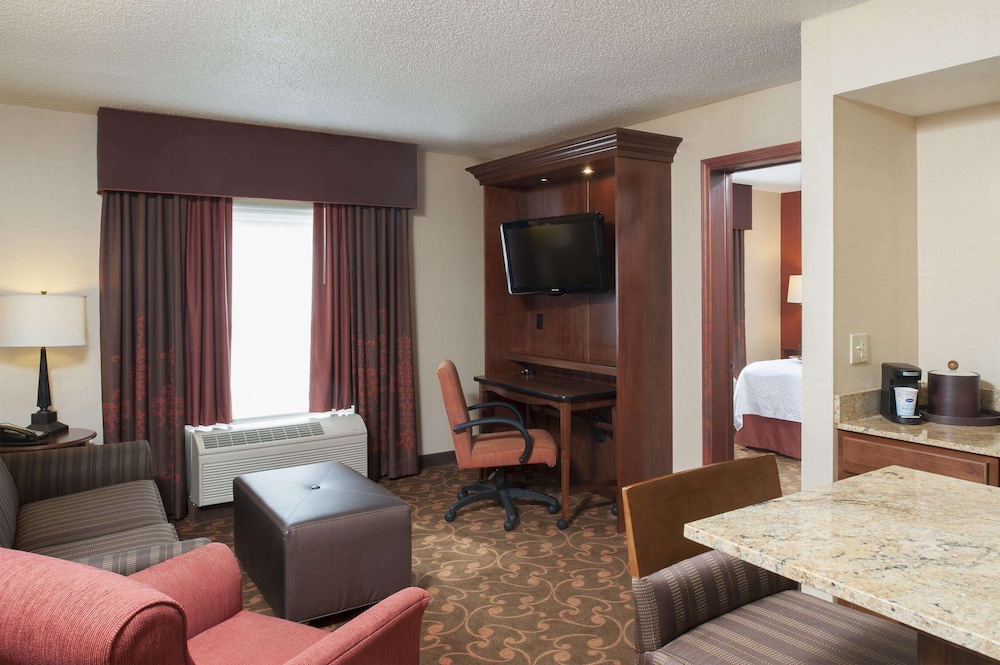 Hampton Inn Suites Cleveland Southeast/Streetsboro 22/63