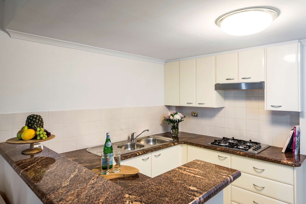 Oaks Sydney Castlereagh Suites 54/78