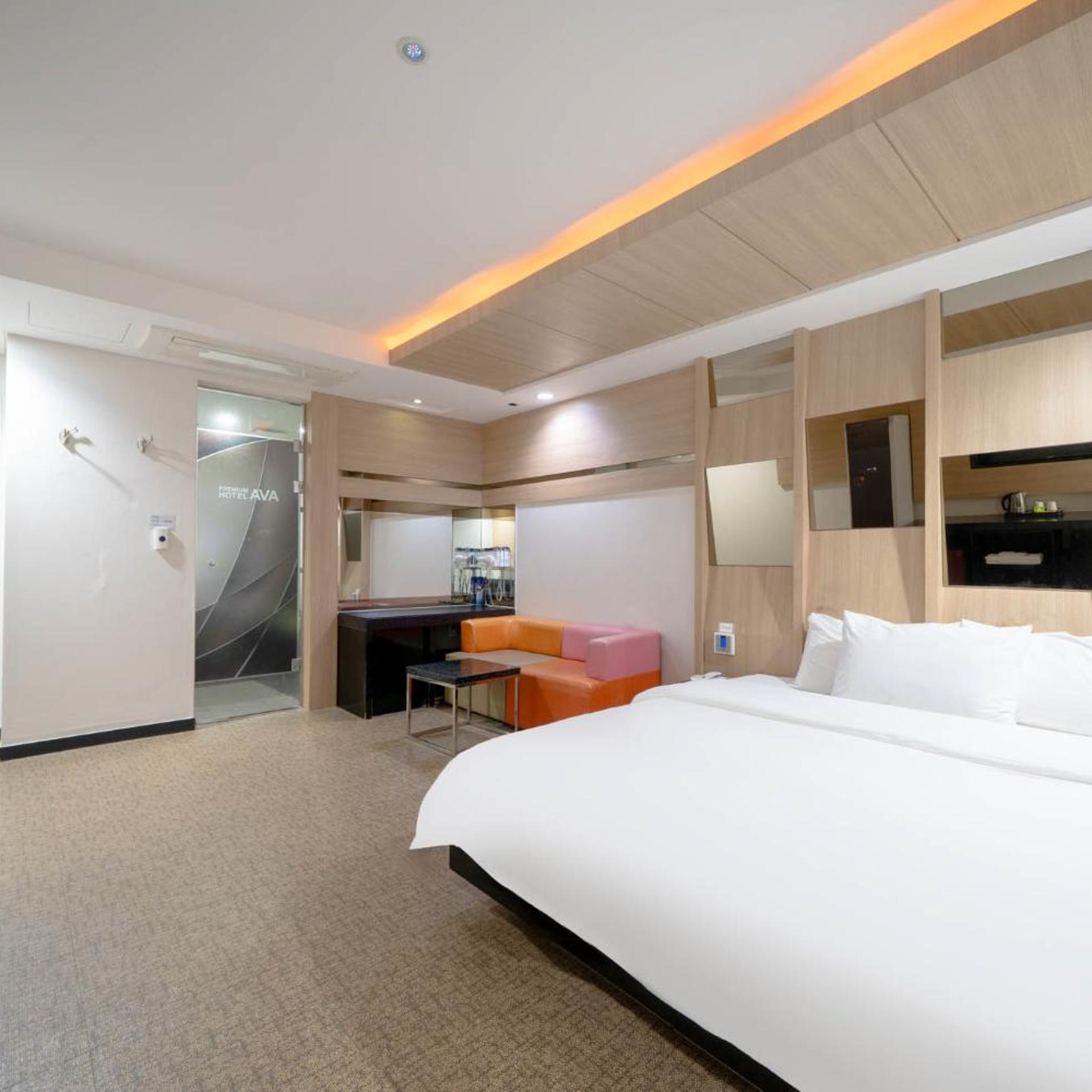 Ava Hotel Changwon 9/99