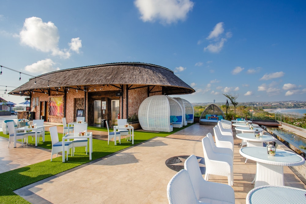 Jimbaran Bay Beach Resort & Spa by Prabhu 68/73