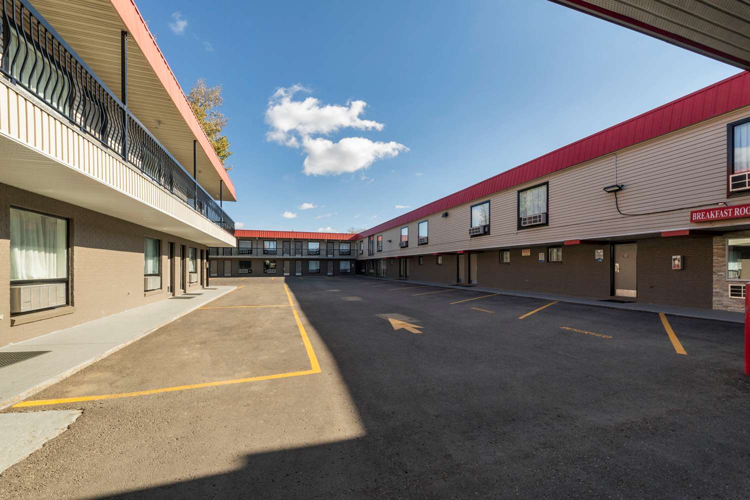 Econo Lodge Inn & Suites Medicine Hat Highway 1 13/14