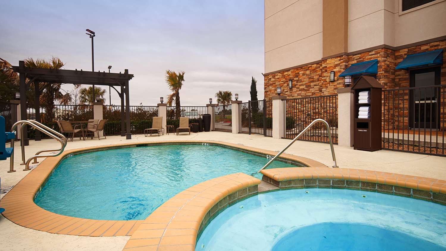Best Western Plus Flatonia Inn 10/17