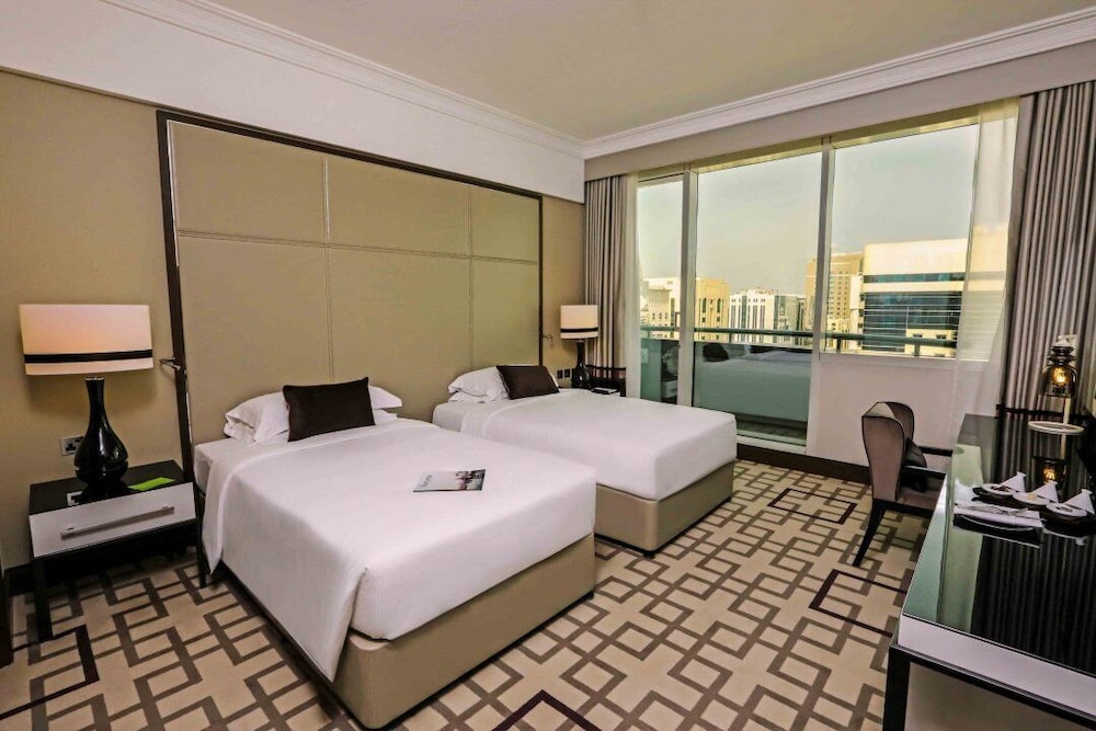 ROOM, TWIN BEDS