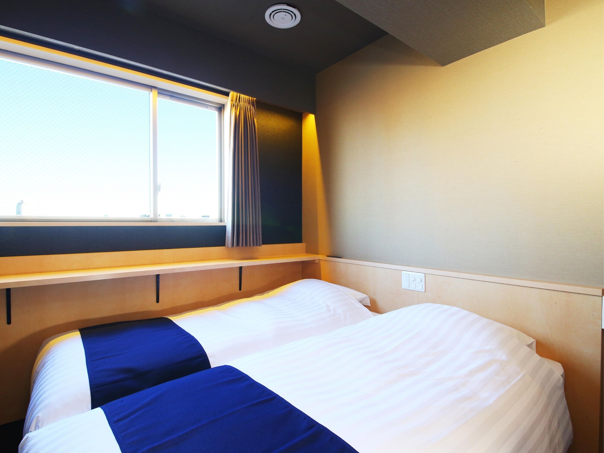 ROOM, TWIN BEDS, RIVER VIEW