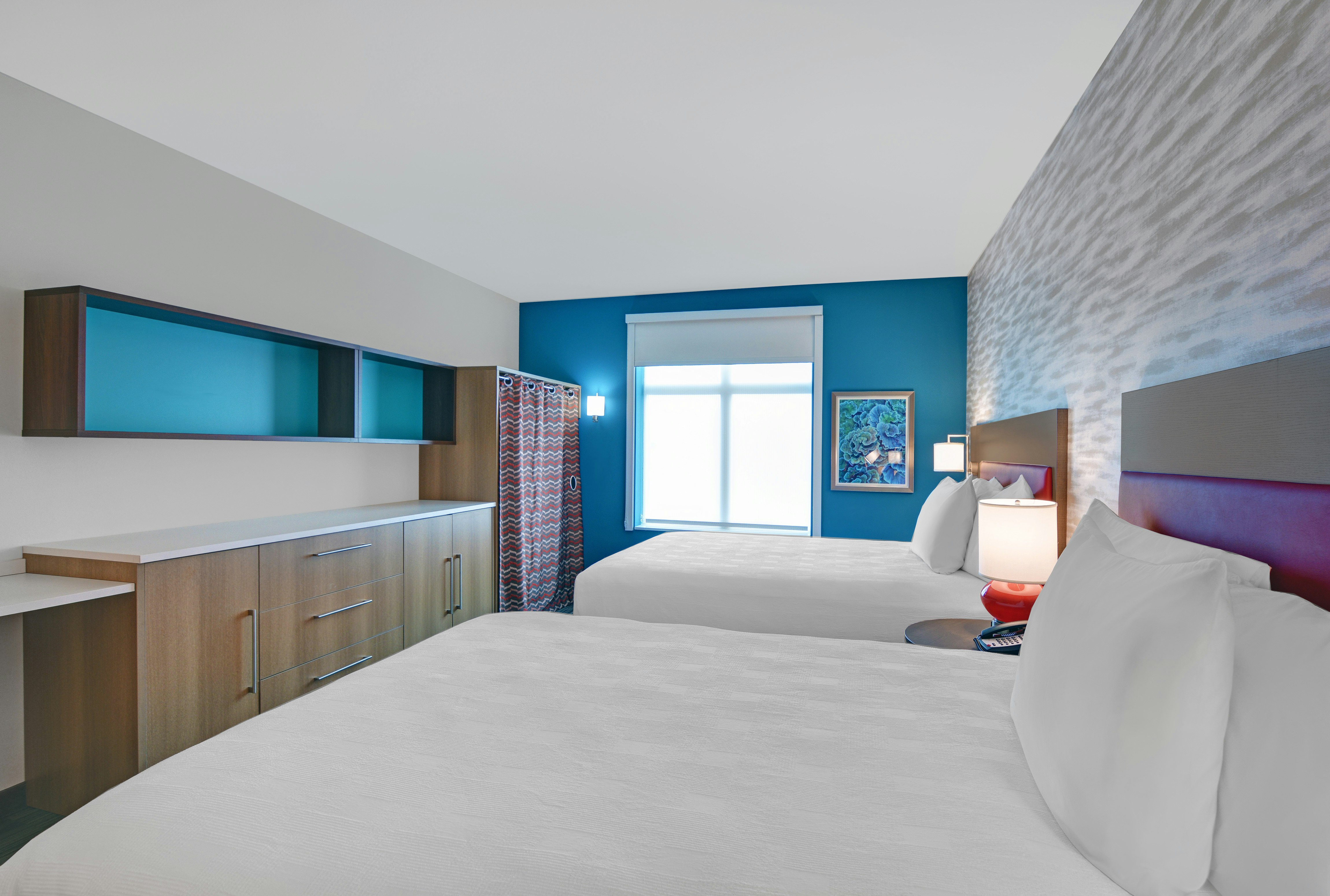 STUDIO, 2 QUEEN BEDS
