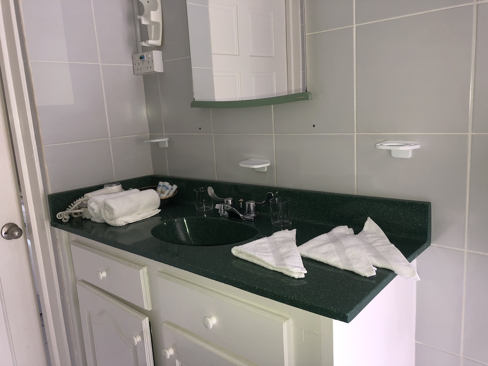2 Bedrooms, Family, Villa, Queen Bed, Marigot Beach Club and Dive Resort 5/6