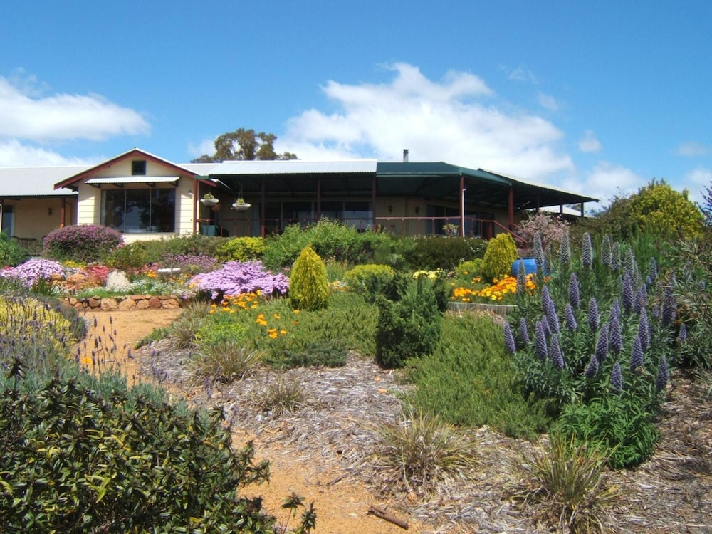 Shambhala Guesthouse 7/44