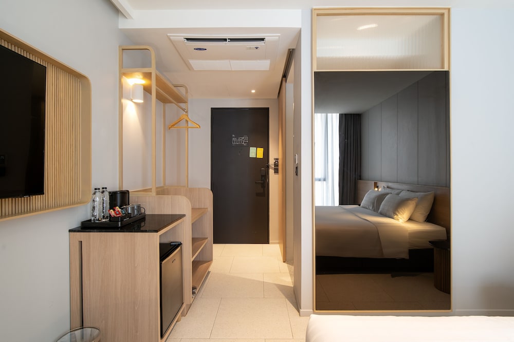 Saan Hotel Sathorn 29/50