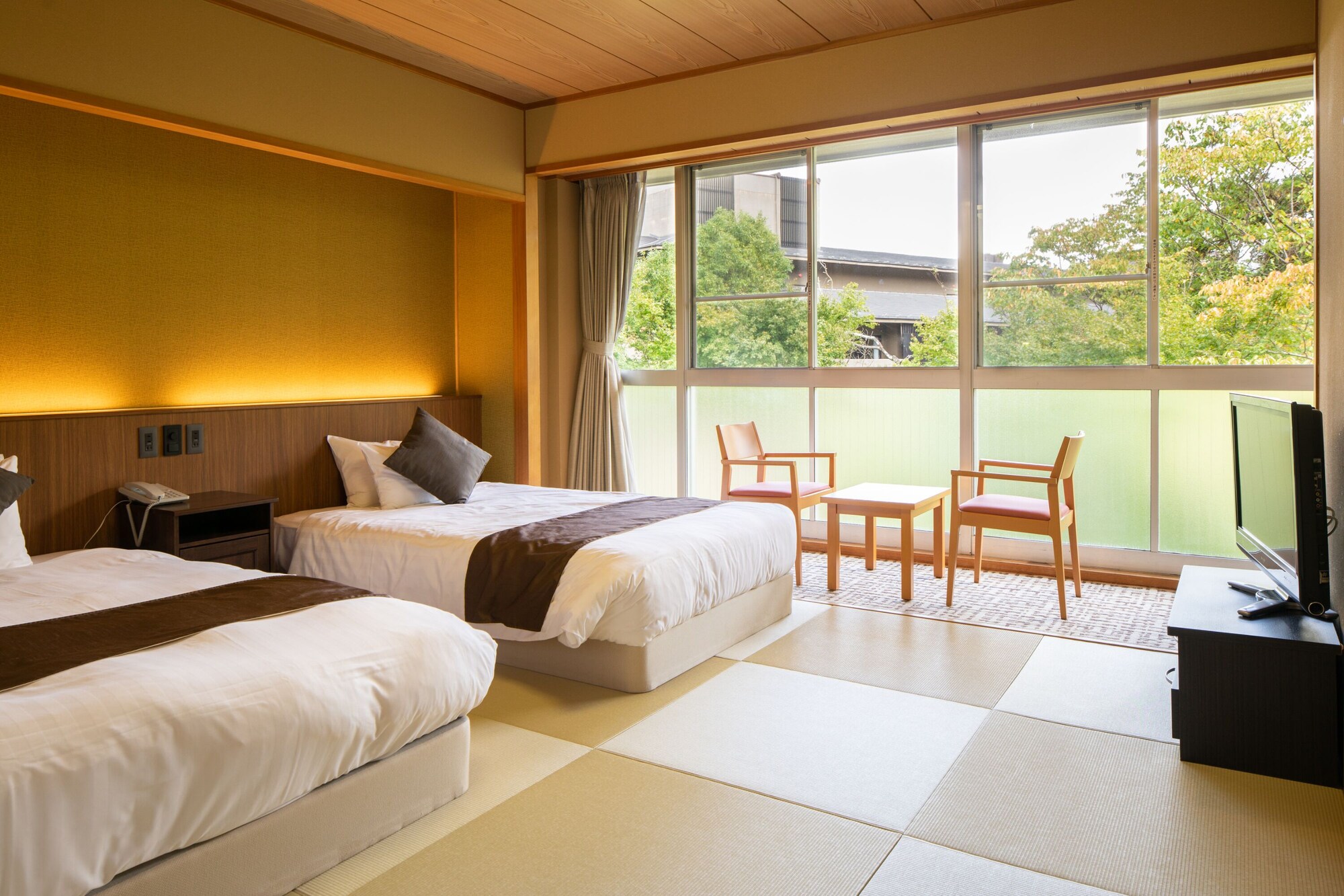 Japanese, Twin Beds, No Bathroom