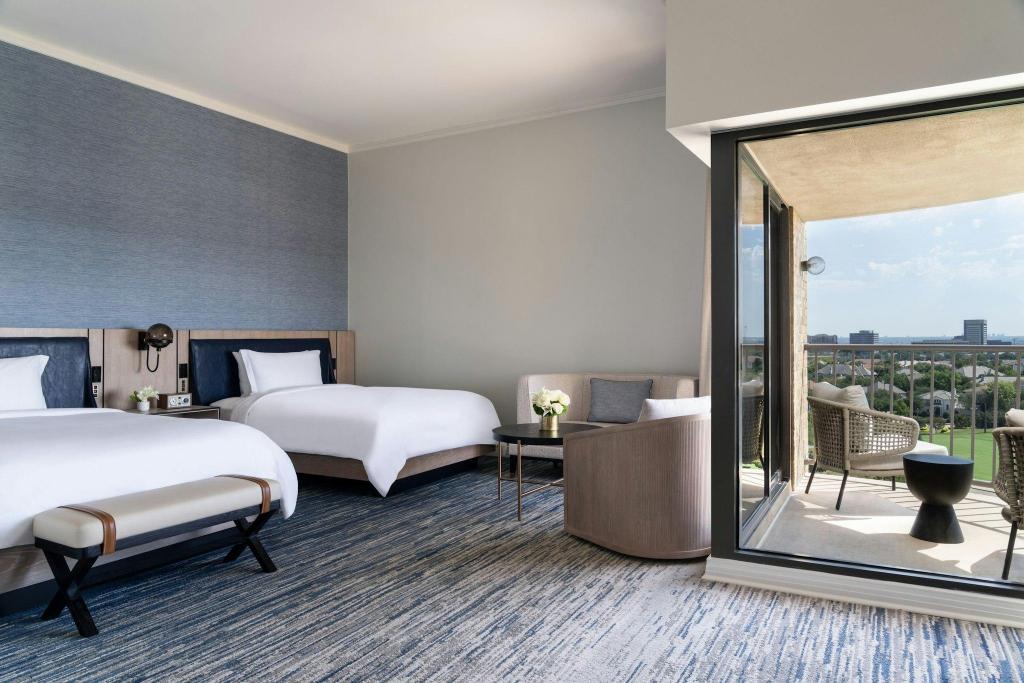 Tower, Guest Room, 2 Queen Beds, Golf Course View, Balcony, Corner