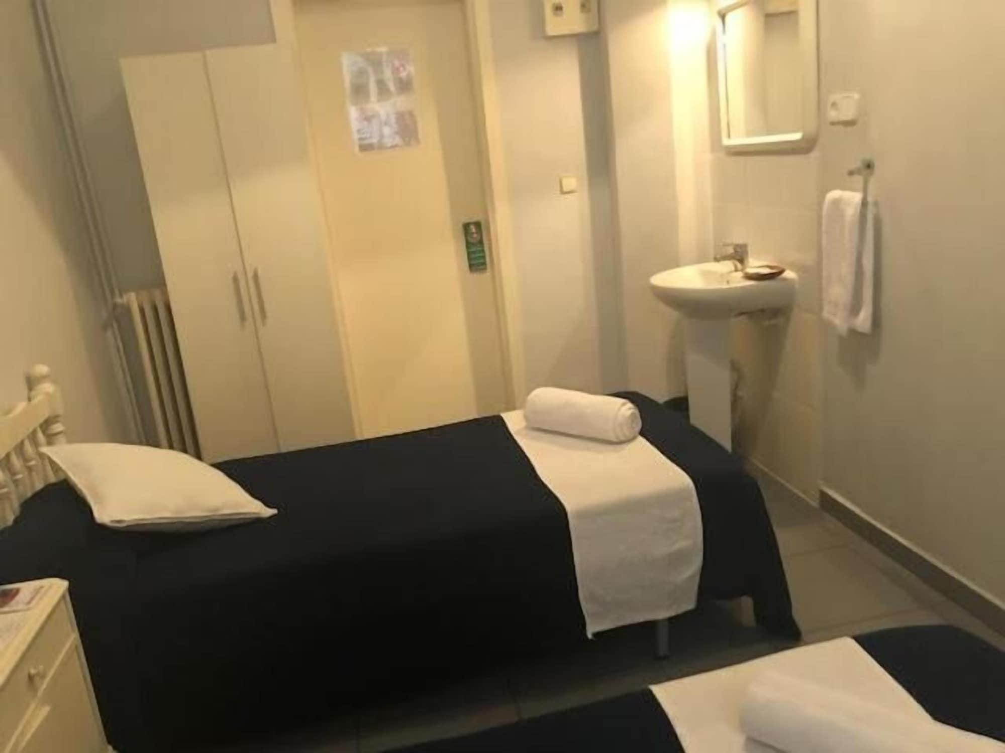 Hostal Parisien 32/32