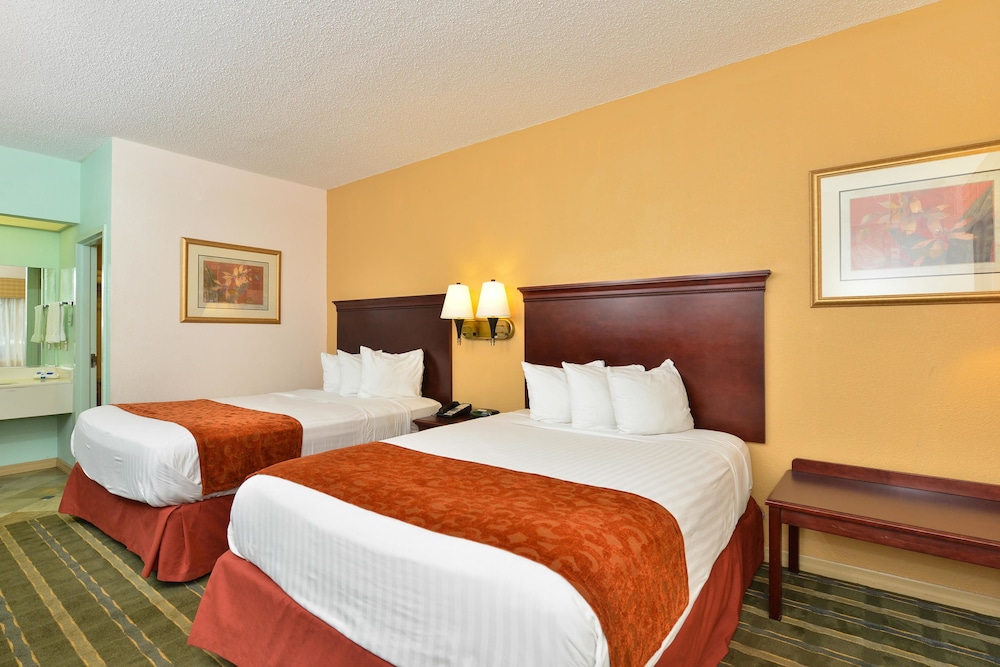 Best Western Lake Okeechobee 11/33