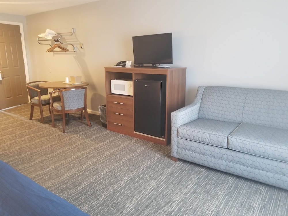 Hampton Village Resort 43/54