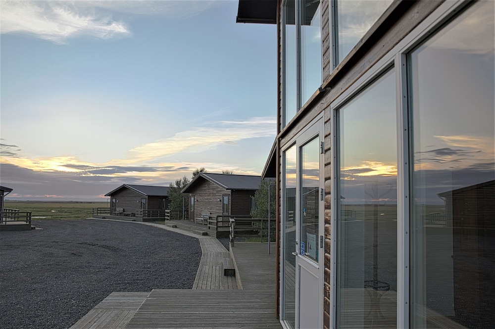 Aurora Lodge Hotel 47/50