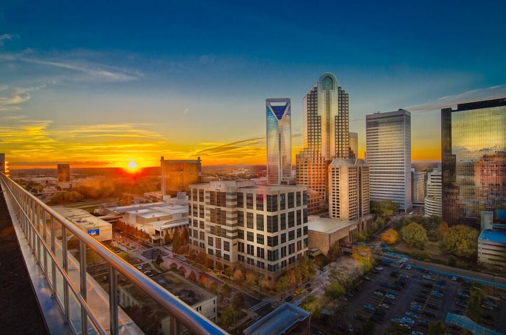 Hyatt Place Charlotte Downtown 6/68