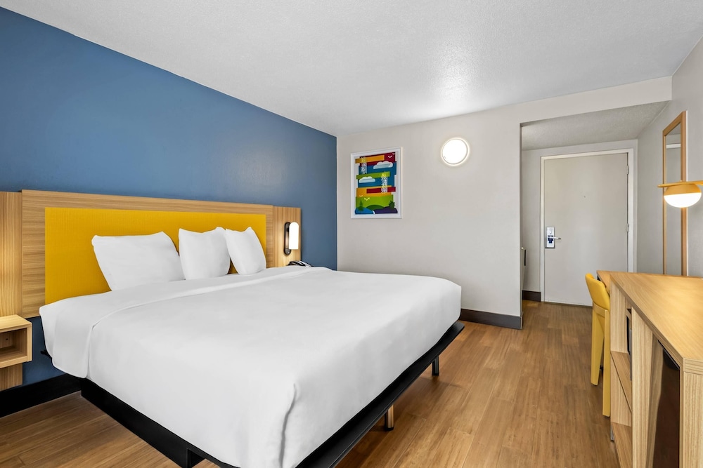 Park Inn by Radisson, Fargo West Acres 18/51