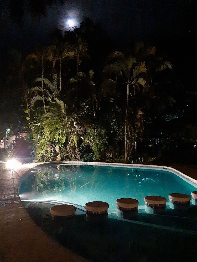 Samara Beach Hotel 46/49