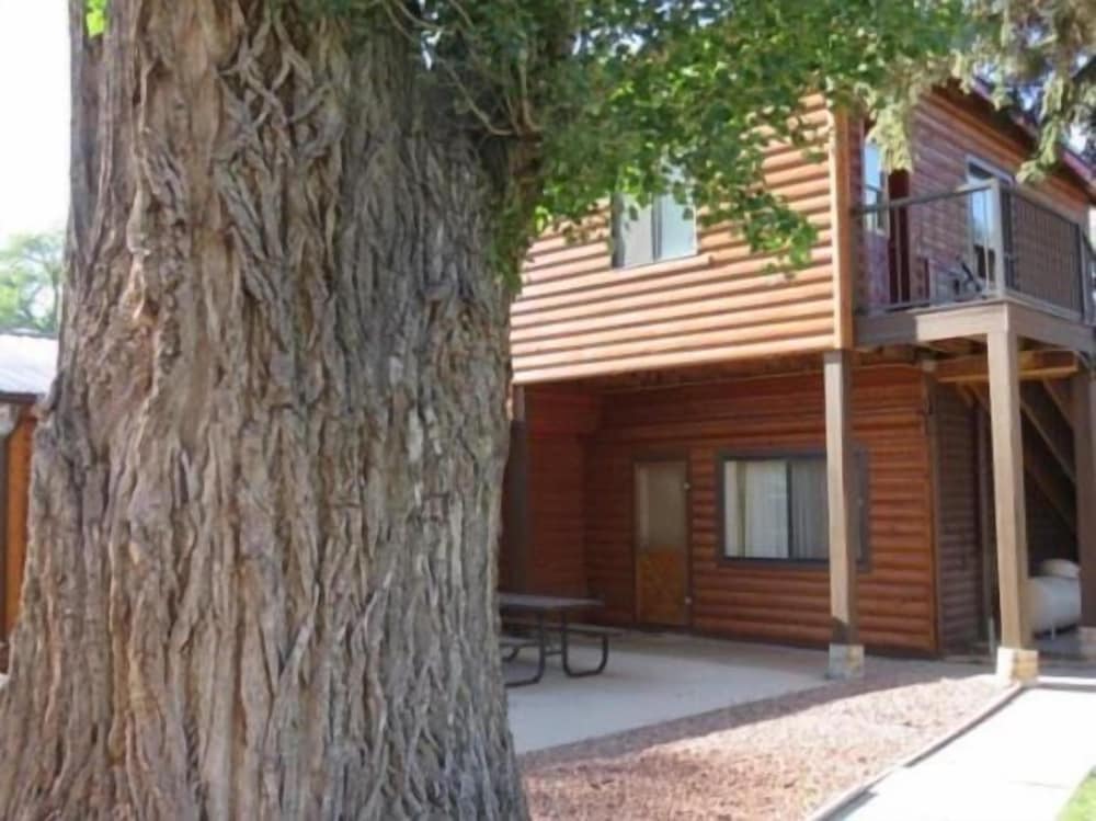Austin\'s Chuckwagon Motel 5/41