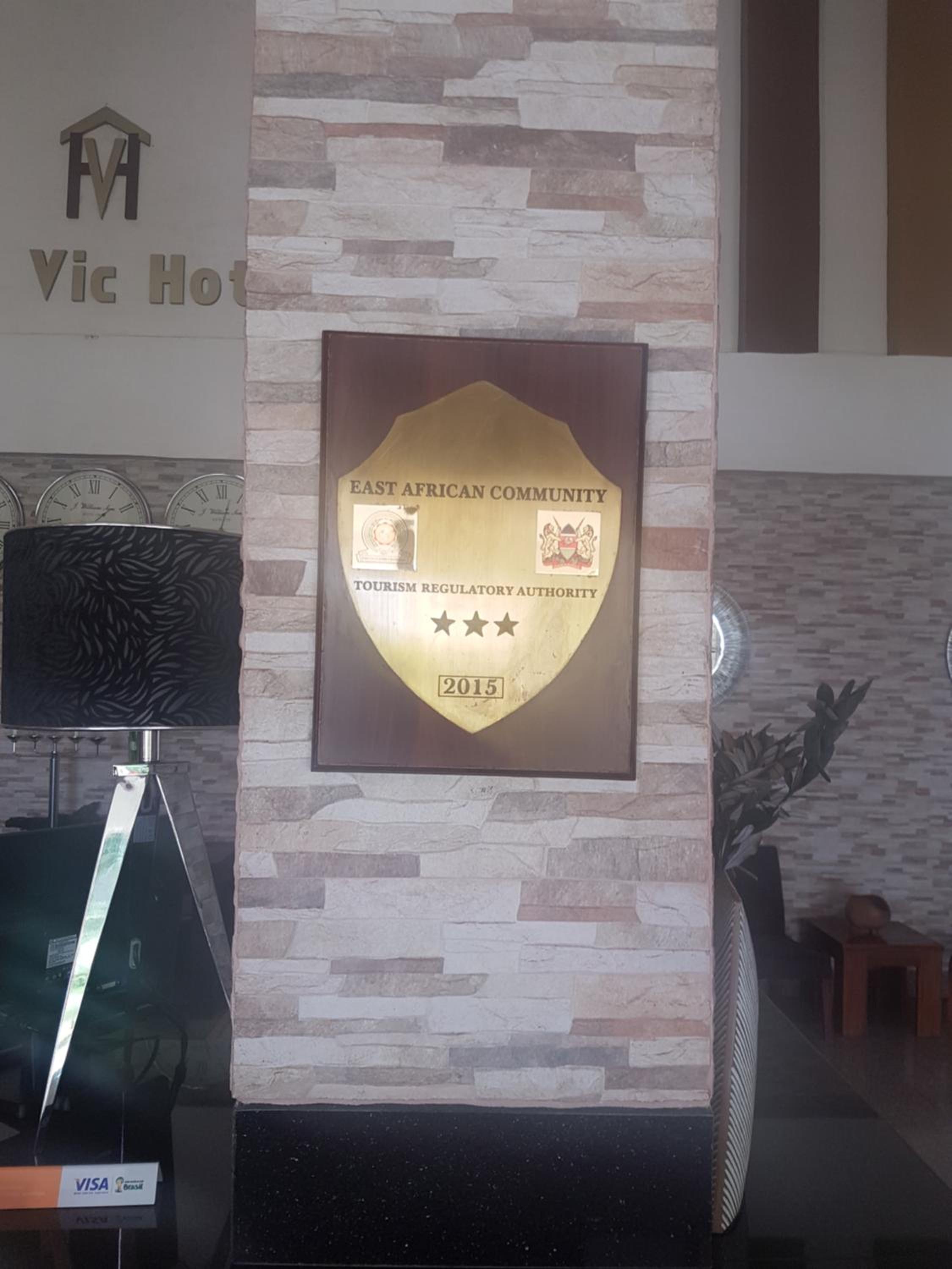 The Vic Hotel 13/50