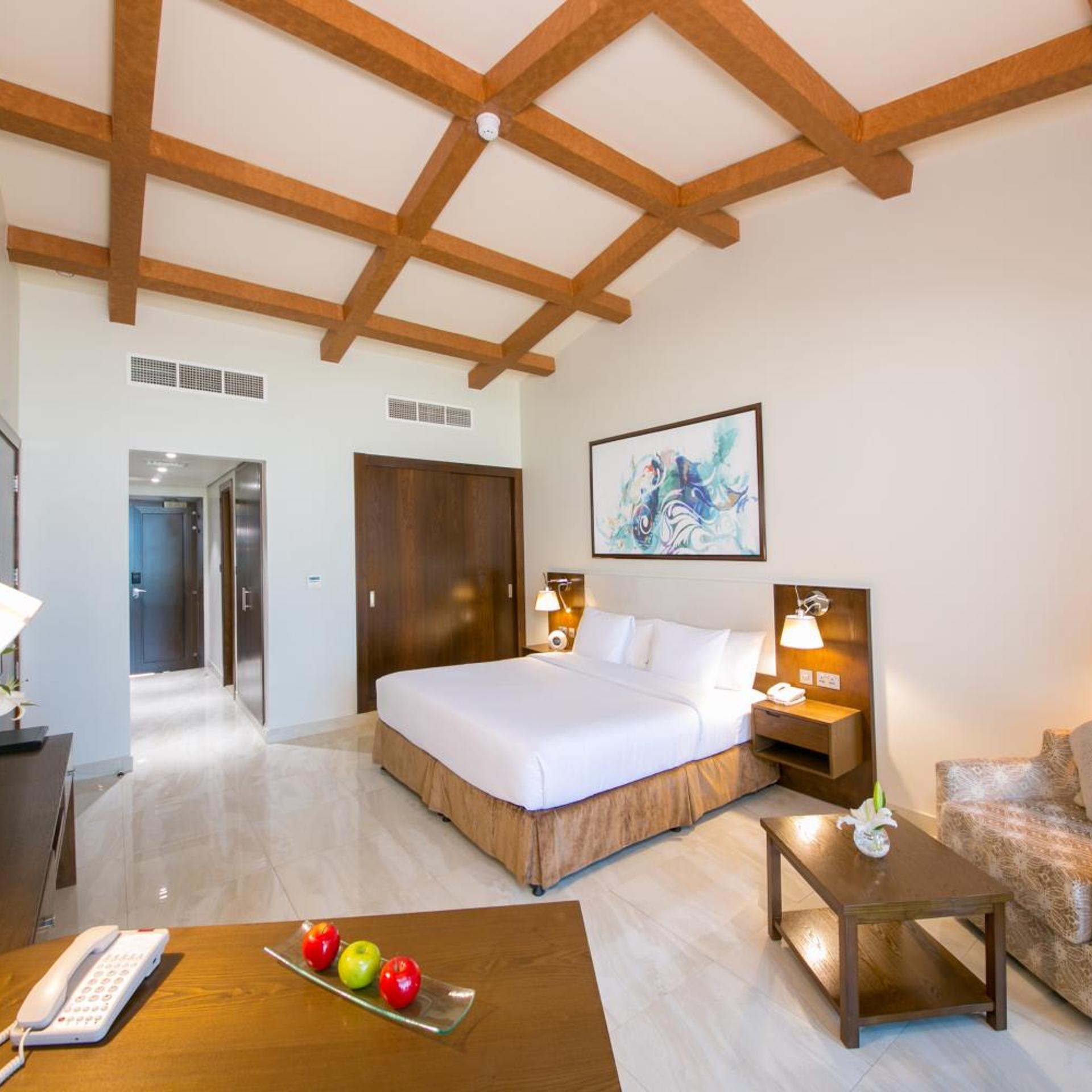 Chalet, King Bed, Beach Side, Private Garden, Terrace, Danat Jebel Dhanna Resort 2/5