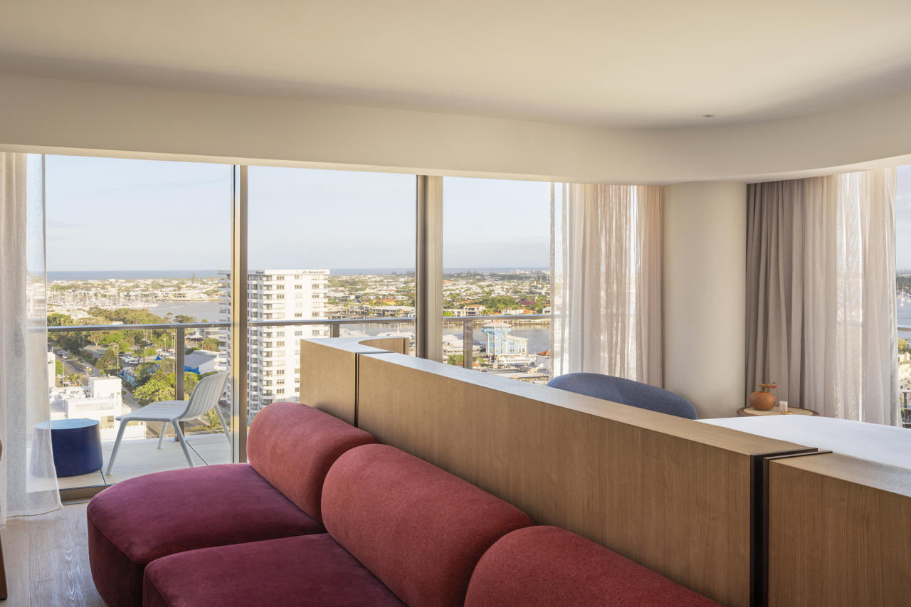 Avani Mooloolaba Beach Hotel 98/116