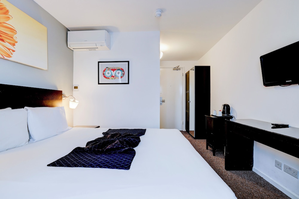 OYO The Chiltern Hotel 17/45