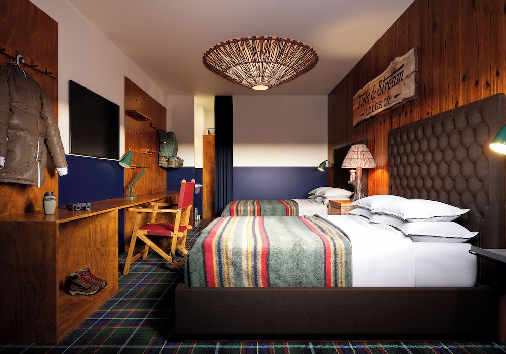 Field & Stream Lodge Bozeman 14/53
