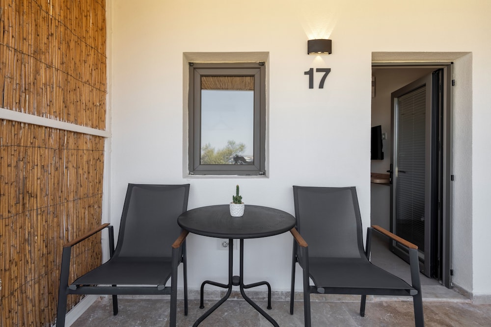 Daphnis Hotel 37/46