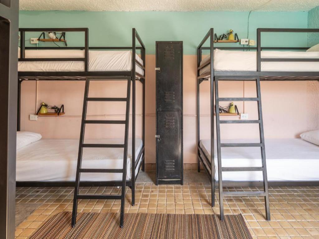 Private, Mixed Dorm, 4 Beds