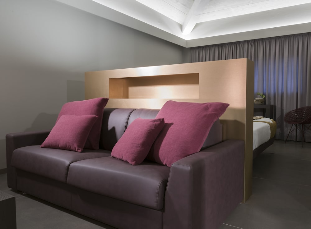 FINIS AFRICAE COUNTRY HOUSE 34/56