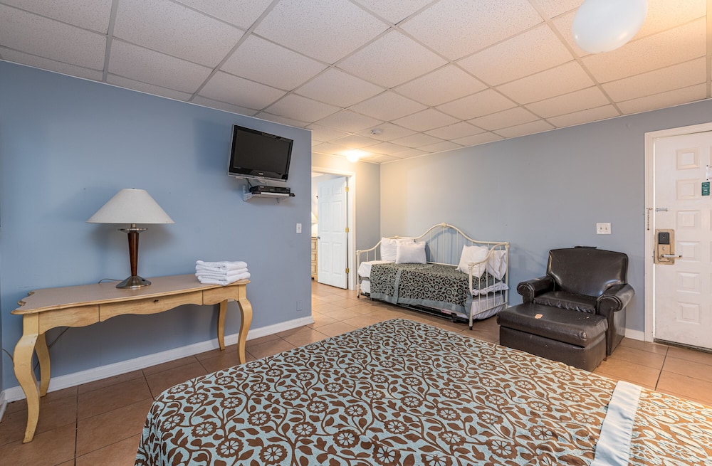 Hotel Charlee Villas By The Beach 42/62