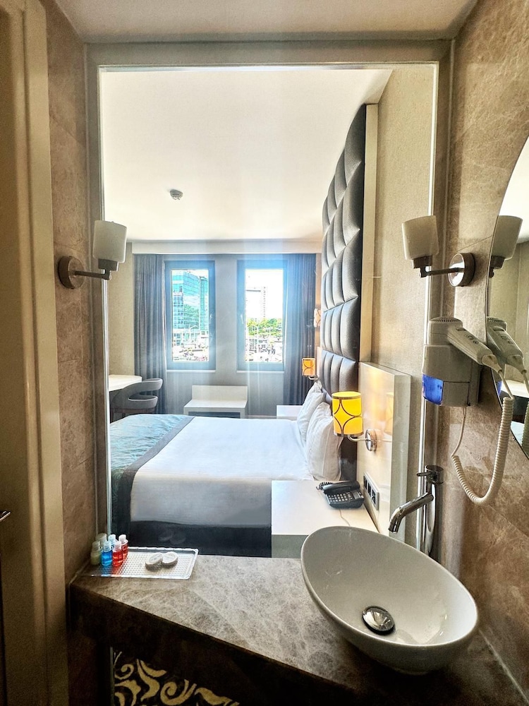 Taksim Line Hotel 60/60