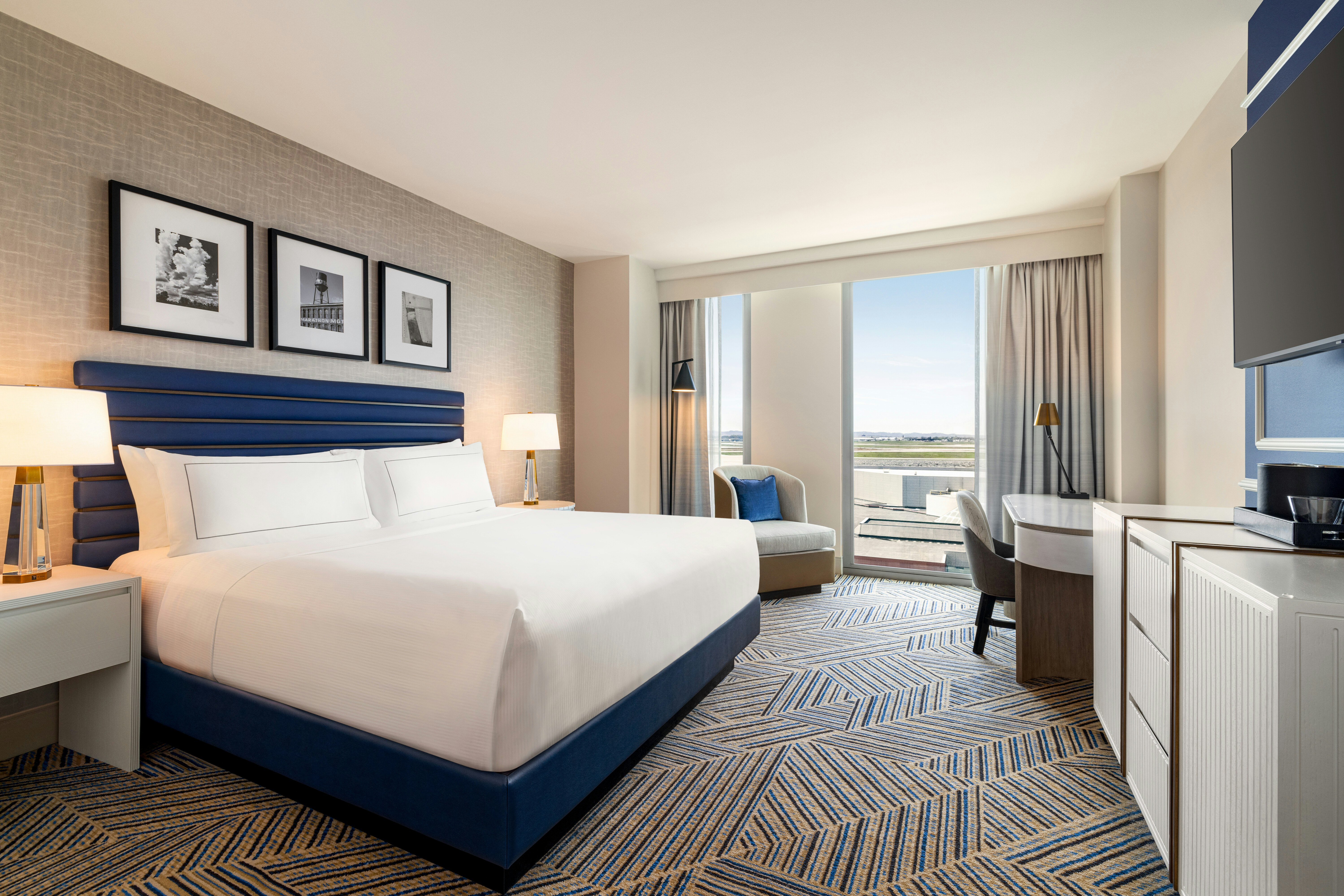 ROOM, KING BED, ACCESSIBLE