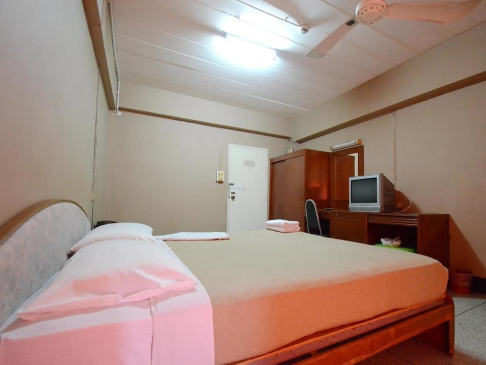 Dma Hotel 11/32