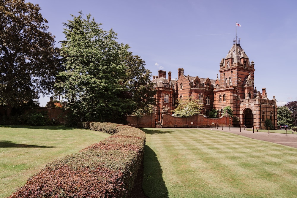 The Elvetham Hotel 75/84