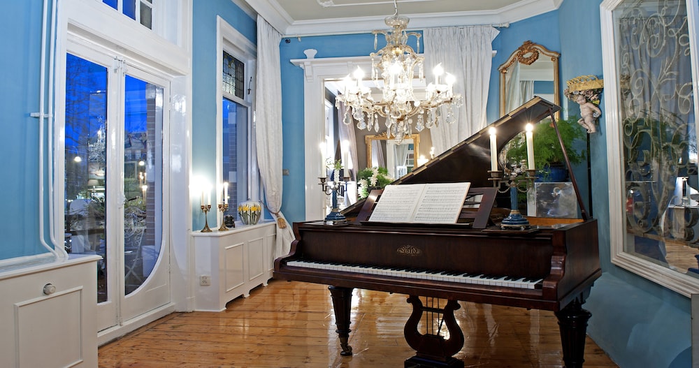 Breitner House 5/37