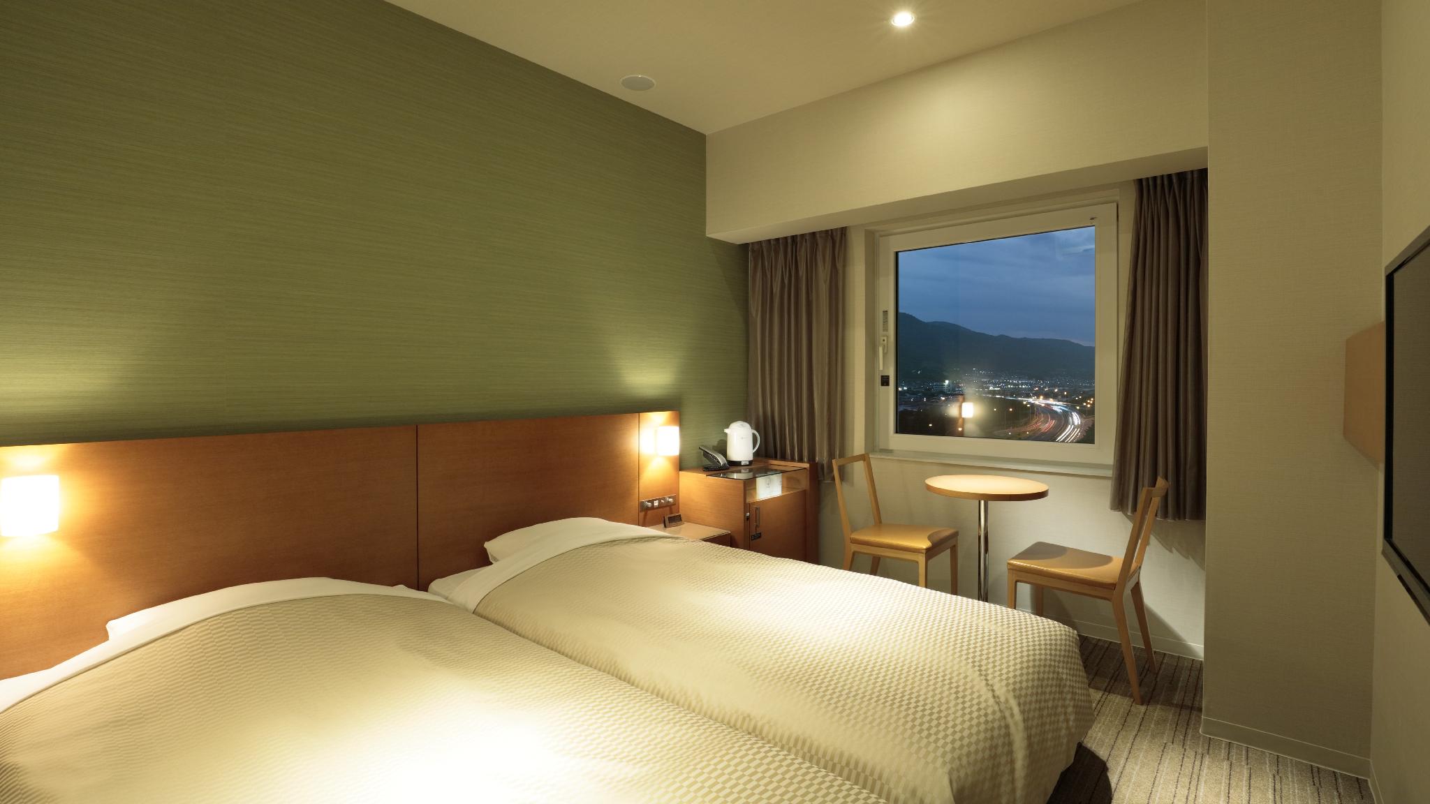 Hollywood, Tower, Standard, Twin Beds