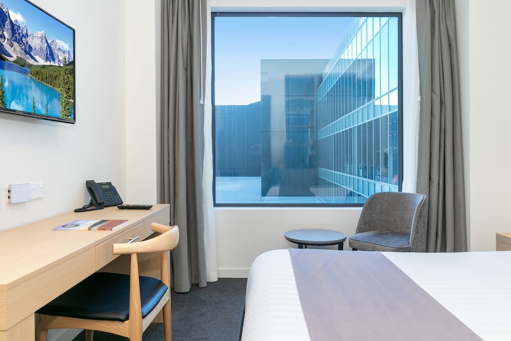 Christchurch City Hotel 11/35
